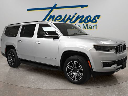 Used 2024 Jeep Wagoneer L Series II RWD image 1