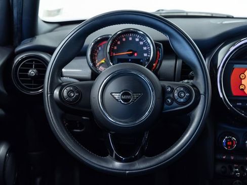 Used 2020 MINI Cooper 4-Door Hardtop image 14