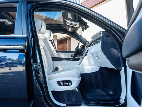 Certified 2022 Rolls-Royce Cullinan image 63