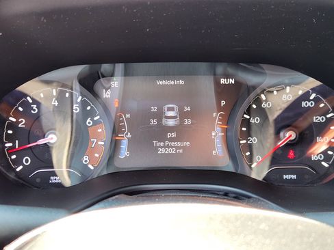 Used 2023 Jeep Compass Latitude w/ Convenience Group AWD/4WD image 10