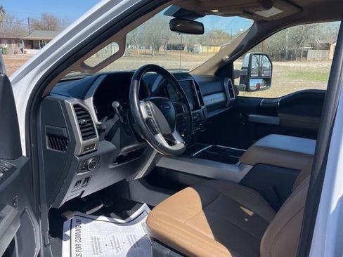 Used 2022 Ford F350 Lariat w/ Lariat Ultimate Package image 5