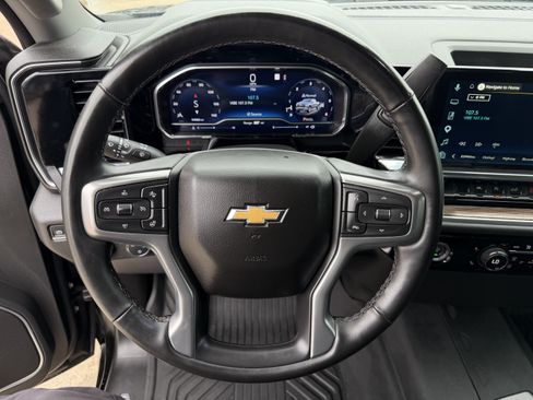 Used 2024 Chevrolet Silverado 1500 LT w/ Z71 Off-Road Package AWD/4WD image 20
