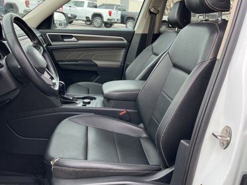 Used 2021 Volkswagen Atlas SE image 30