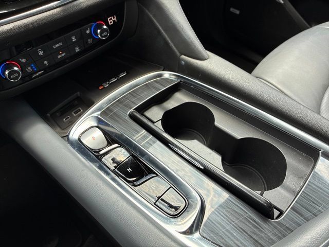 Used 2024 Buick Enclave Premium AWD/4WD image 27
