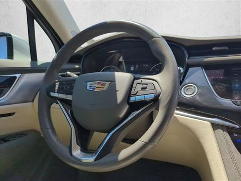 Used 2024 Cadillac XT6 Premium Luxury FWD image 28