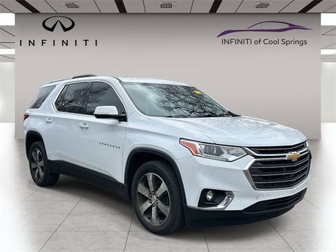 Used 2018 Chevrolet Traverse LT image 1