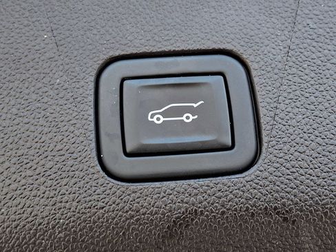 Used 2023 Cadillac Escalade Premium Luxury AWD/4WD image 30