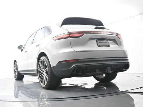 Certified 2023 Porsche Cayenne Platinum Edition AWD/4WD image 47