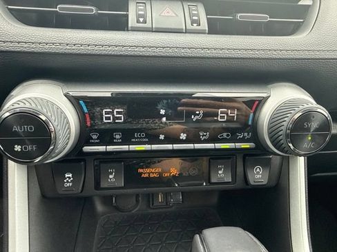 Used 2021 Toyota RAV4 XLE Premium AWD/4WD image 15