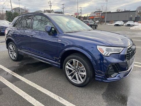 Certified 2025 Audi Q3 2.0T Premium w/ Convenience Package image 3