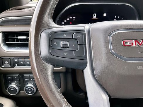 Used 2022 GMC Yukon XL SLT image 24