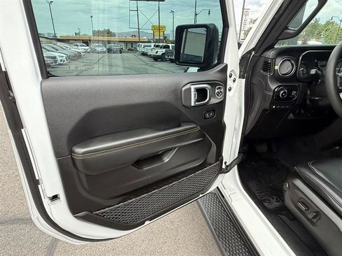 Used 2024 Jeep Wrangler Unlimited Sahara w/ Technology Group AWD/4WD image 16