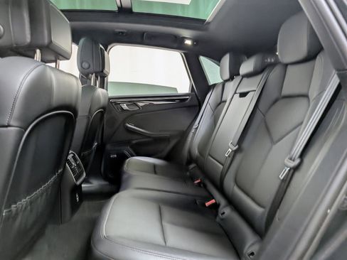 Used 2024 Porsche Macan AWD/4WD image 18