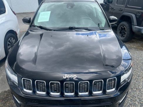 Used 2018 Jeep Compass Limited w/ Navigation Group AWD/4WD image 2