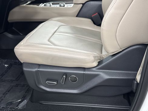 Used 2024 Ford Expedition Limited image 18