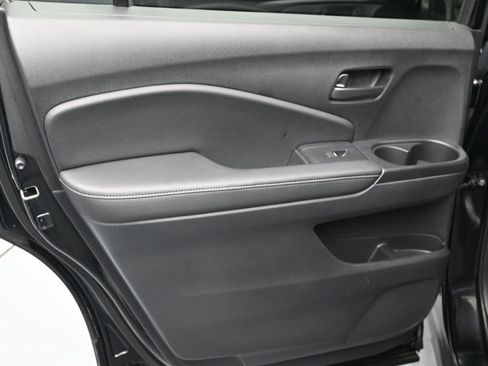 Certified 2024 Honda Passport EX-L image 17