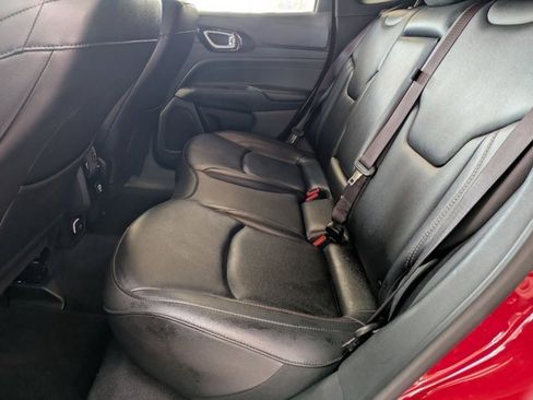 Used 2023 Jeep Compass Limited image 27