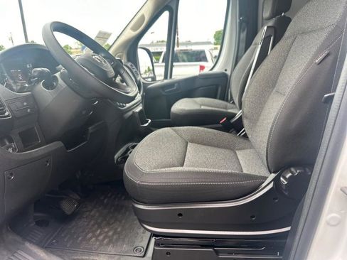 Used 2023 RAM ProMaster 2500 image 12