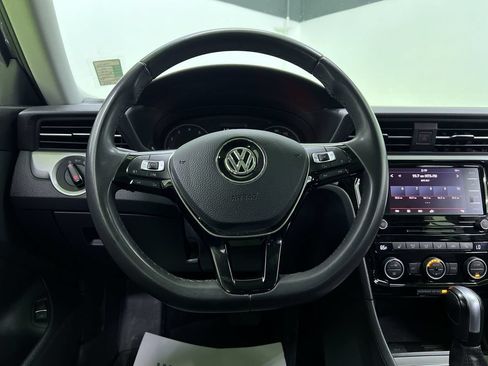 Used 2022 Volkswagen Passat 2.0T SE FWD image 18