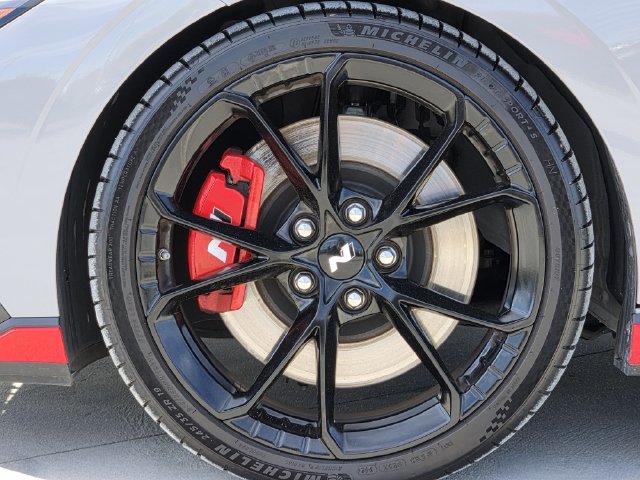 Used 2025 Hyundai Elantra N FWD image 12