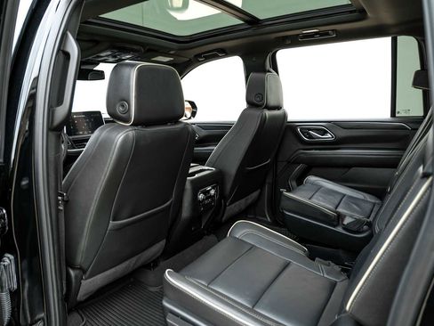 Used 2024 GMC Yukon XL SLT w/ SLT Luxury Package AWD/4WD image 44