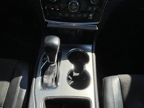 Used 2020 Jeep Grand Cherokee Altitude AWD/4WD image 17