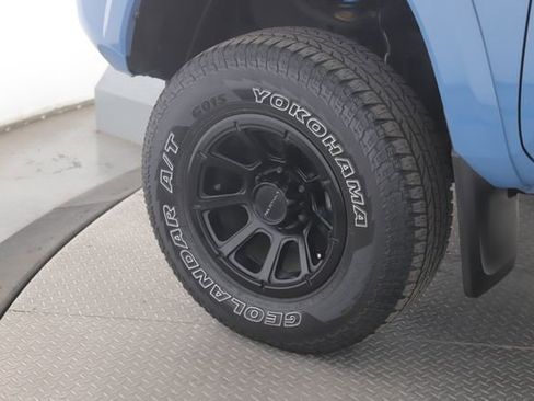 Used 2019 Toyota Tacoma SR5 image 13