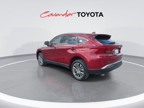 Certified 2023 Toyota Venza XLE image 6