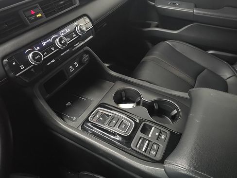 Used 2024 Honda Pilot EX-L image 26