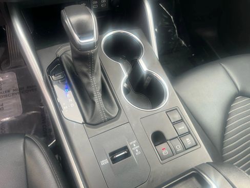 Used 2024 Toyota Highlander XSE image 23