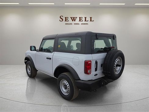 New 2025 Ford Bronco 2-Door image 3