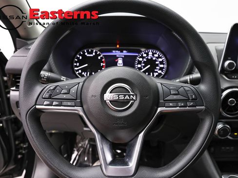 Used 2025 Nissan Sentra SV FWD image 10