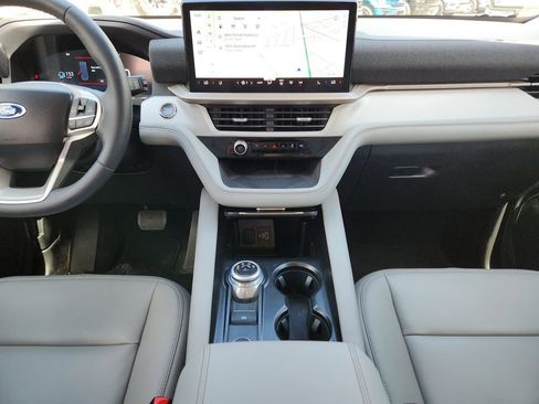 Used 2025 Ford Explorer Active w/ Active Comfort Package AWD/4WD image 15