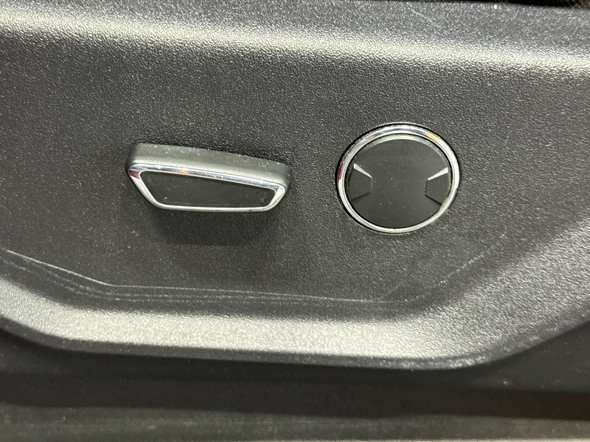 Used 2015 Ford F150 XLT w/ Equipment Group 301A Mid AWD/4WD image 18