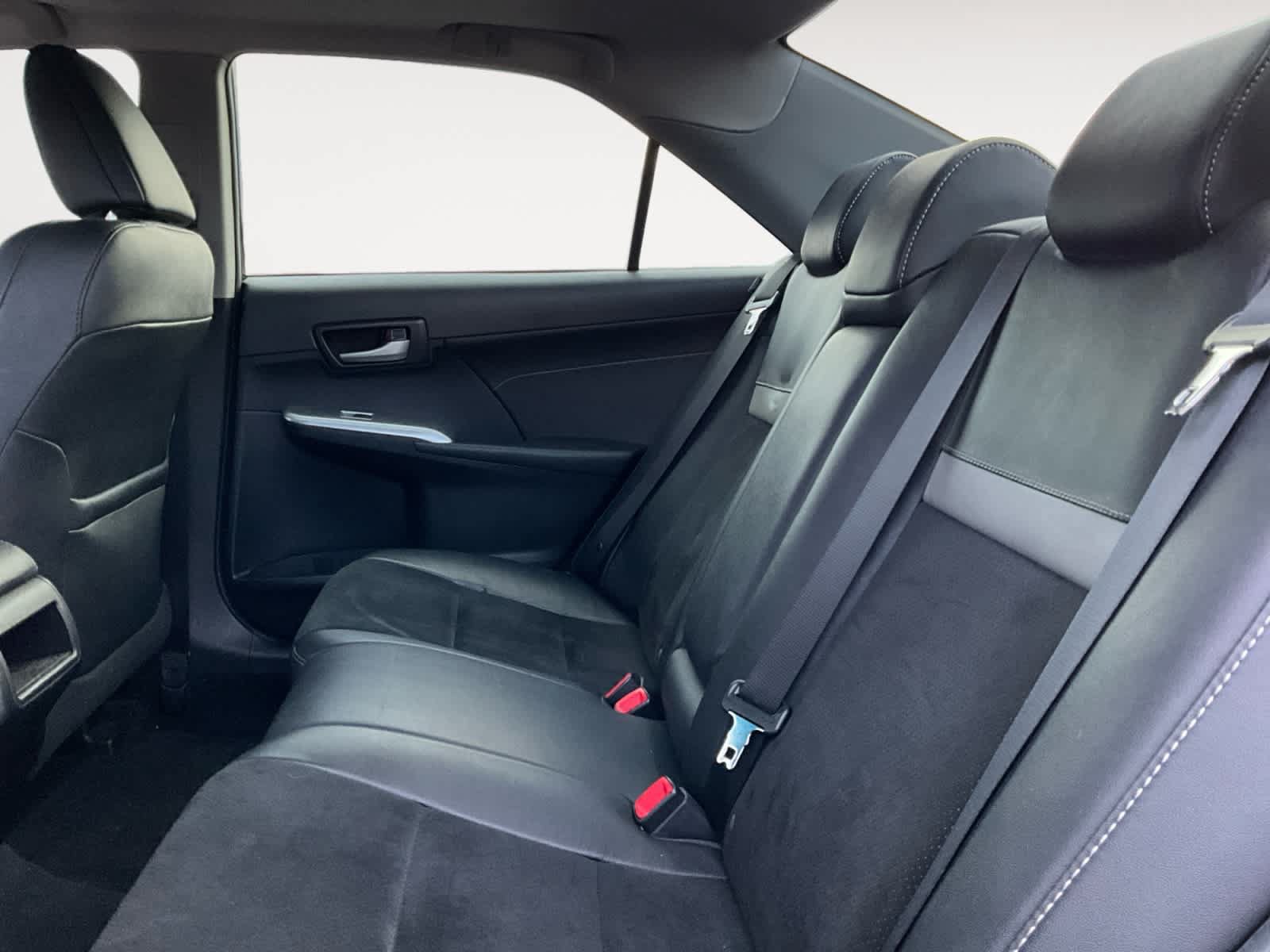Used 2013 Toyota Camry SE w/ Leather Pkg FWD image 13