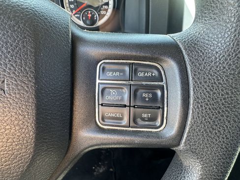 Used 2019 RAM 1500 Classic SLT AWD/4WD image 15