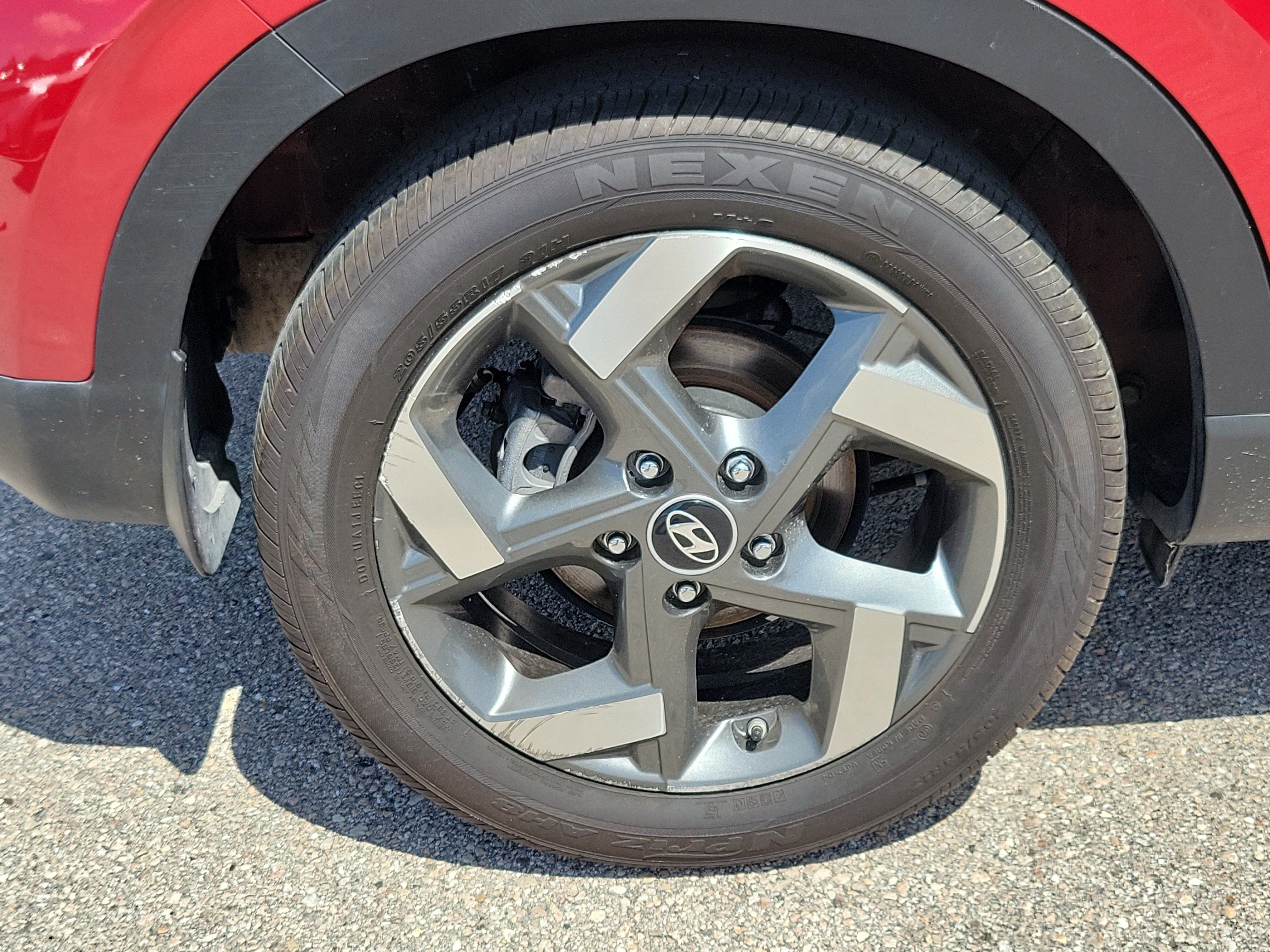 Used 2022 Hyundai Venue Limited FWD image 9