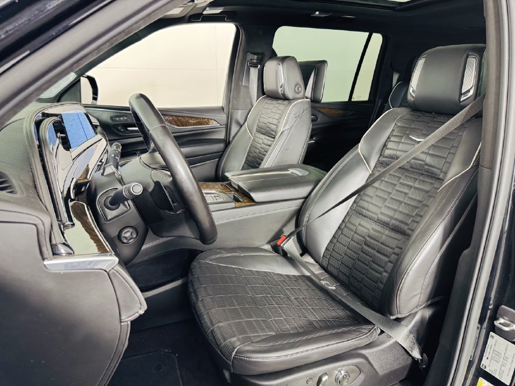 Used 2023 Cadillac Escalade ESV Premium Luxury Platinum w/ Heavy-Duty Trailer Package AWD/4WD image 6