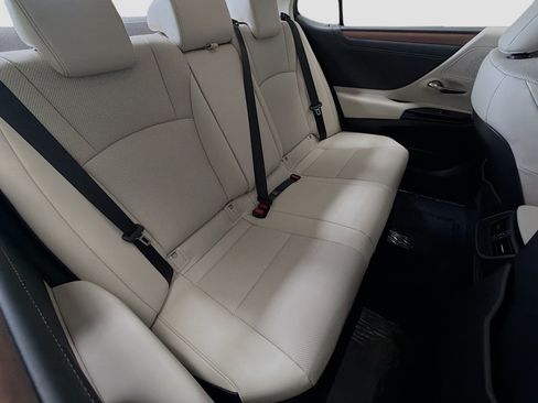 Used 2025 Lexus ES 300h w/ Premium Package FWD image 13