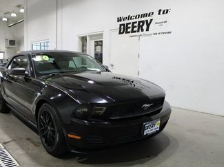 Used 2010 Ford Mustang Convertible image 1