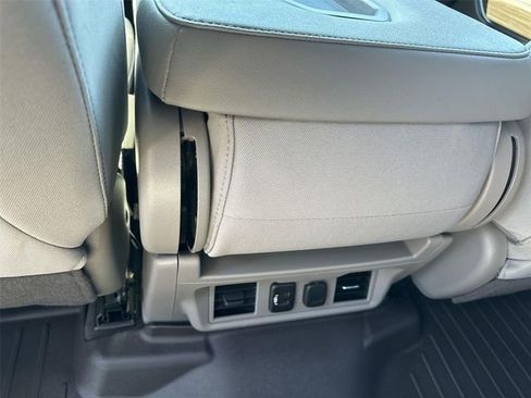 Used 2021 Chevrolet Silverado 1500 LT image 20