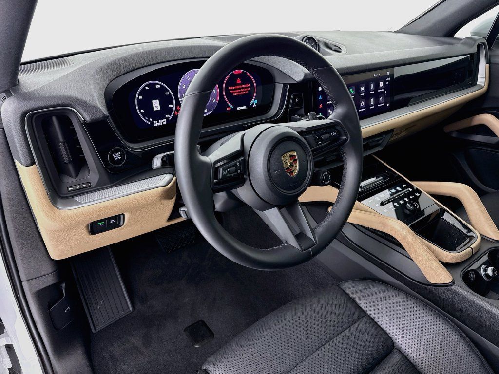 Certified 2024 Porsche Cayenne AWD/4WD image 4