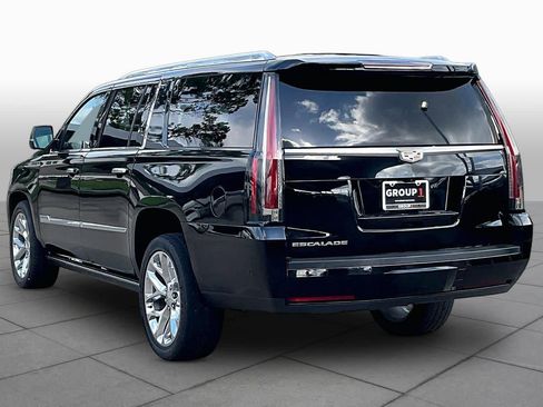Used 2018 Cadillac Escalade ESV Platinum AWD/4WD image 12