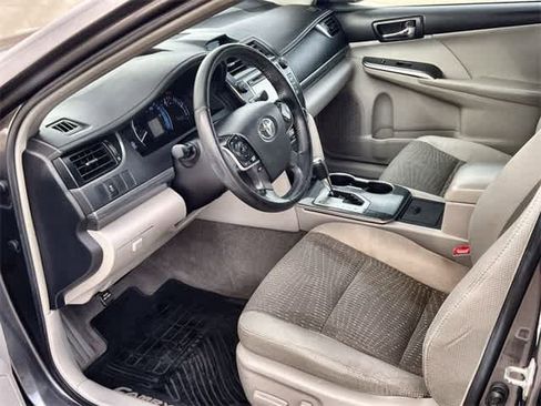 Used 2014 Toyota Camry XLE image 3