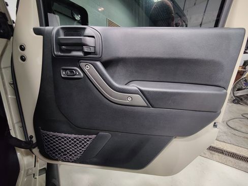 Used 2018 Jeep Wrangler Unlimited Sport S image 11