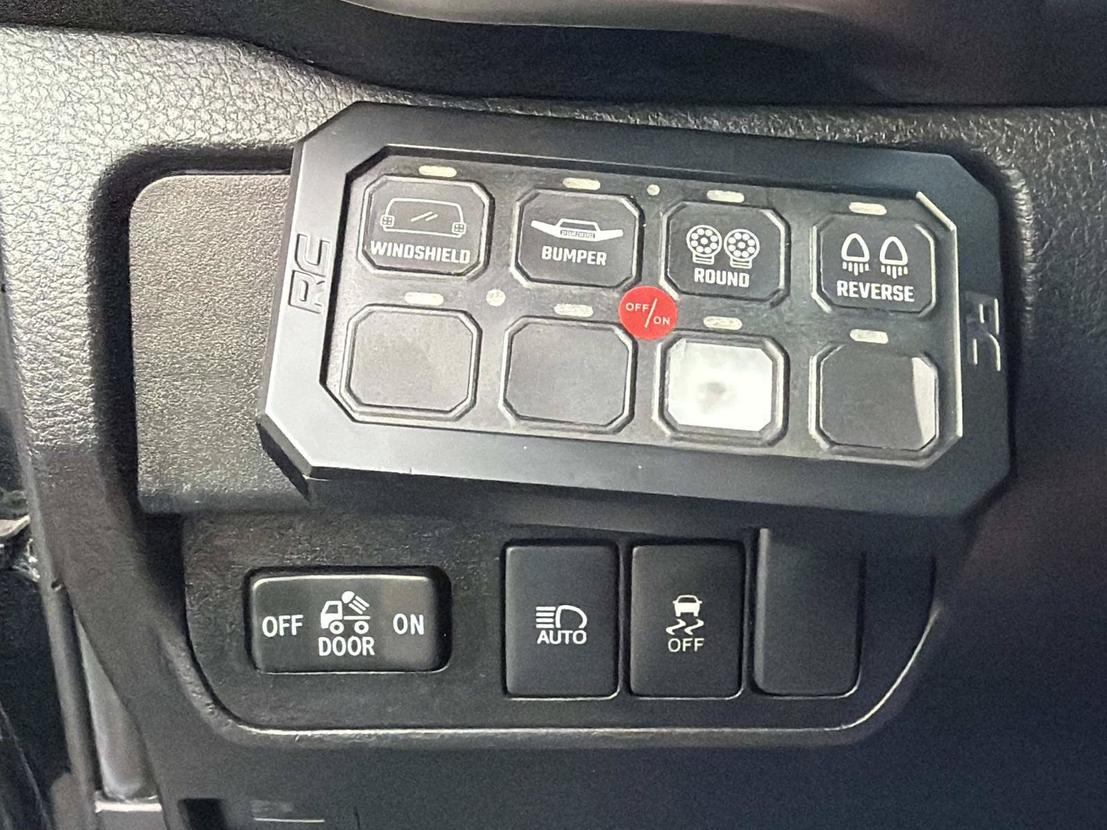 Used 2022 Toyota Tacoma SR5 w/ Technology Package AWD/4WD image 28