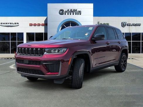 New 2026 Jeep Grand Cherokee Altitude RWD image 11