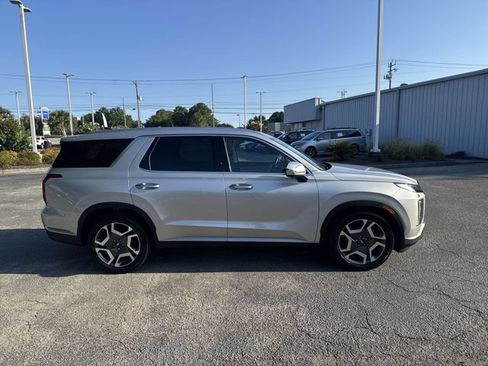 Used 2025 Hyundai Palisade SEL FWD image 4