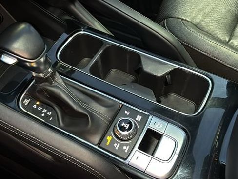 Used 2022 Kia Telluride EX w/ EX Premium Package image 23