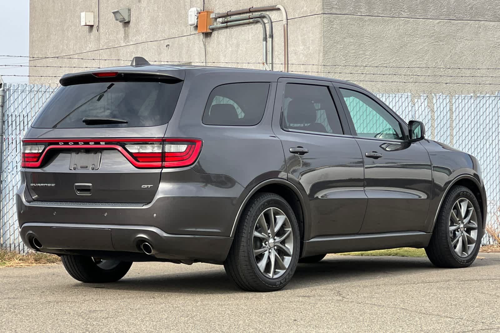 Used 2017 Dodge Durango GT w/ Nav & Power Liftgate Group RWD image 3